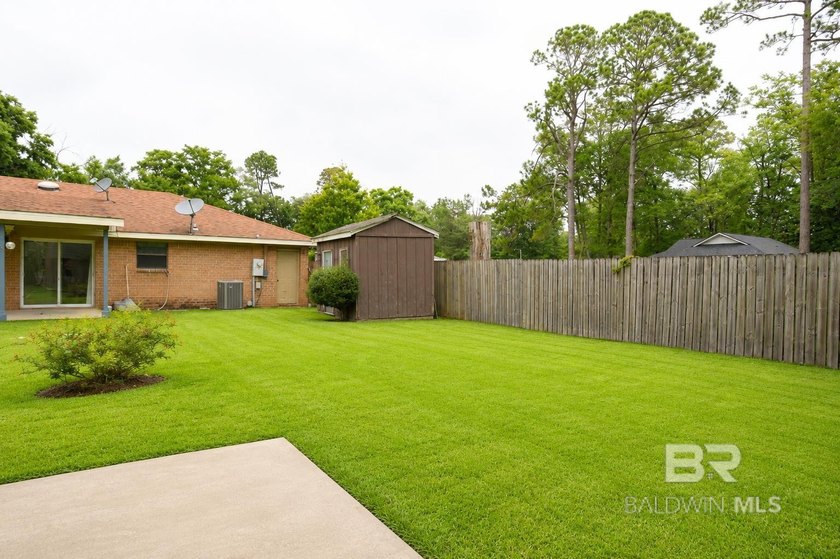 Welcome to 614 Eastgate Circle in Foley, Alabama! This freshly - photo 33