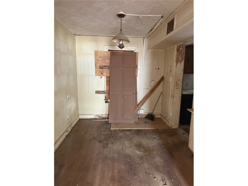 Calling All Investors !! Great potential for investors, flippers - photo 10