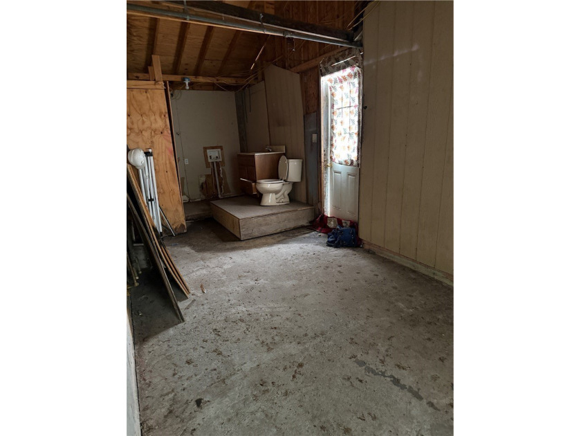 Selling AS IS ! Looking for investors, flippers, or buyers ready - photo 7