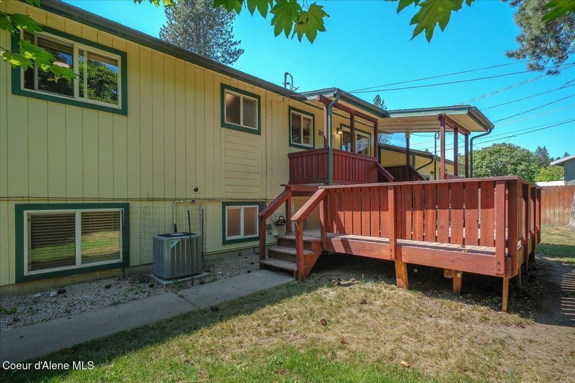 Room for everything-including the toys! This updated 4 bed, 2 - photo 38