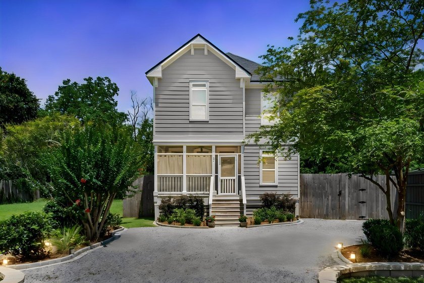 An elegantly crafted cottage, this two-story home in Santa Rosa - photo 38
