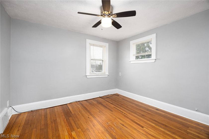 Welcome to 19307 Kildeer Avenue in Cleveland! 3 bedrooms, 1 1/2 - photo 23