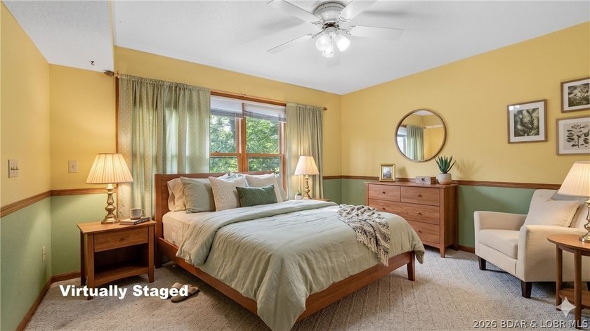 Inviting Lake Home in prestigous Foxhead Shores Estates brings - photo 25