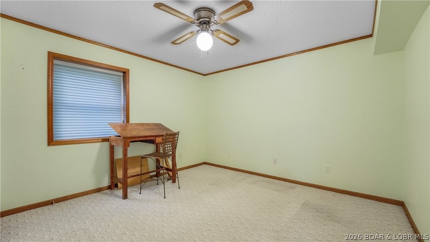 Inviting Lake Home in prestigous Foxhead Shores Estates brings - photo 28