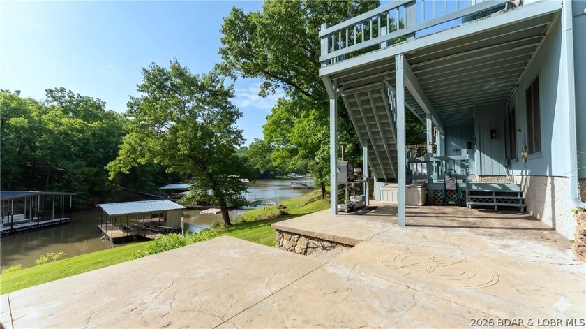 Inviting Lake Home in prestigous Foxhead Shores Estates brings - photo 34