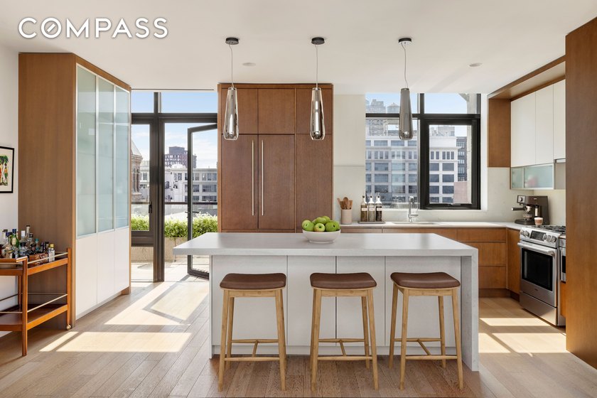 Welcome to Penthouse #1 at 500 Waverly. A rare 1,750 sqft four - photo 4