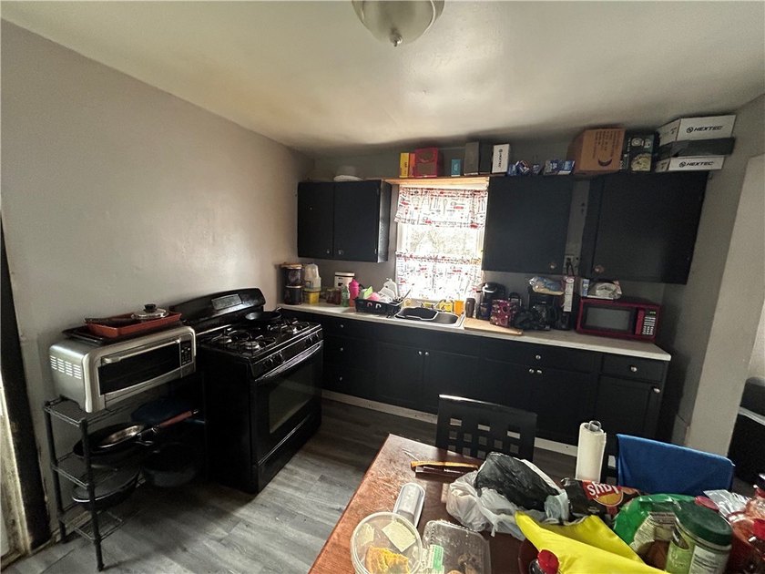 This single-family home is a turnkey investment opportunity - photo 10