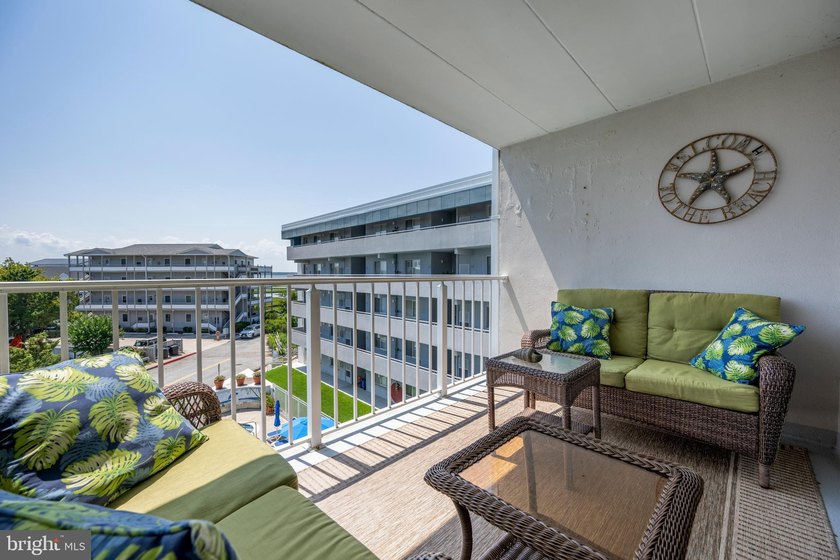 Welcome to Unit 403C at Triton's Trumpet - a spacious, move-in - photo 22