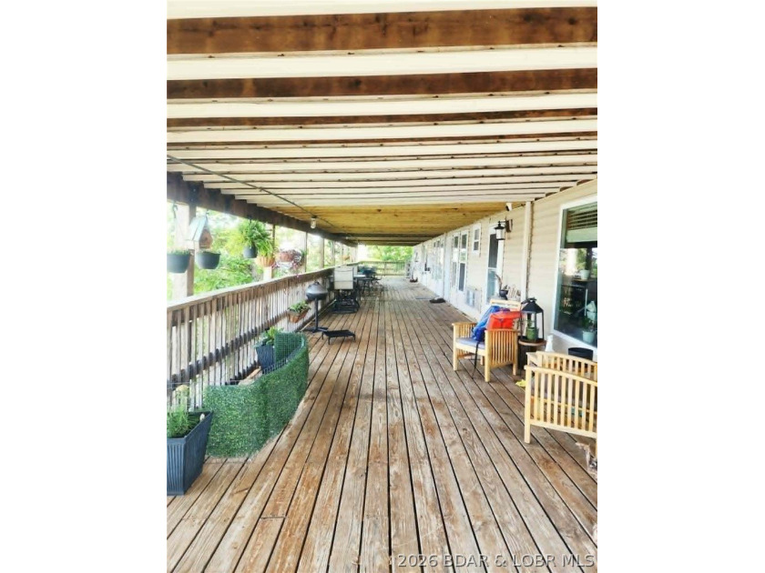 Enjoy lake life at its best with this charming 1 bedroom, 1 - photo 12