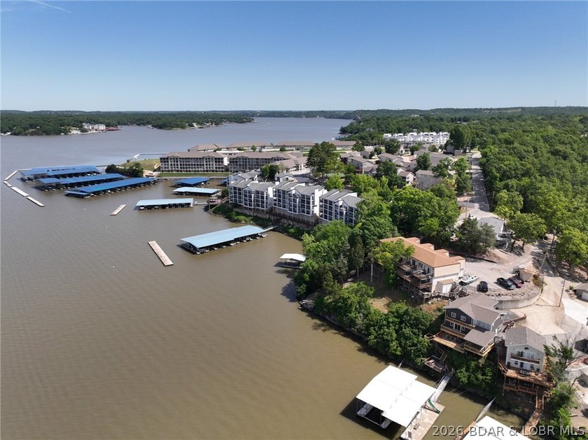 Enjoy lake life at its best with this charming 1 bedroom, 1 - photo 15