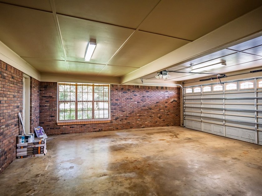 Nestled on 3.7 beautifully landscaped acres in North Mississippi - photo 28