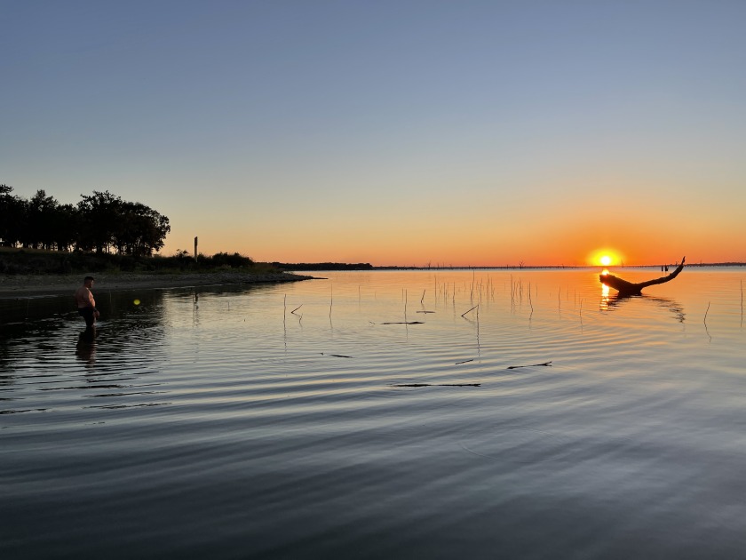 Beautiful waterfront lot in Admiral Shores - photo 14