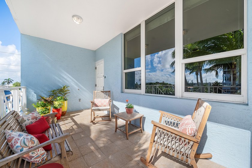 SOPHISTICATED BEACHSIDE RESIDENCE. Thoughtfully fully furnished - photo 35