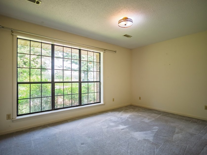 Nestled on 3.7 beautifully landscaped acres in North Mississippi - photo 39