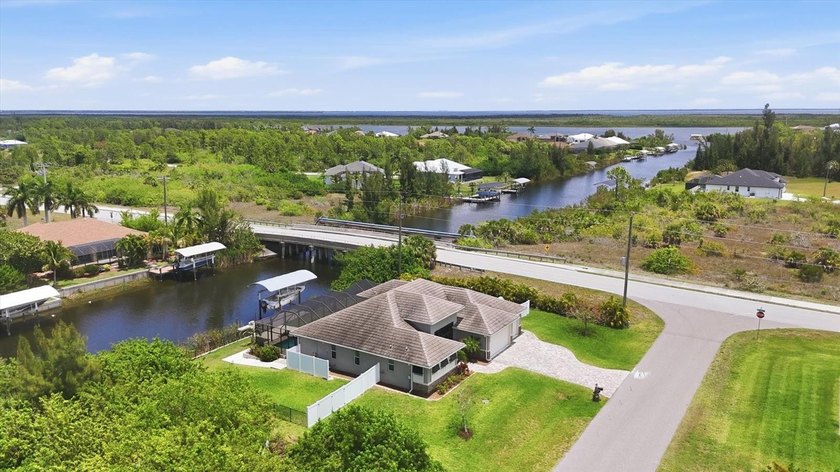 Stunning 3BR/2BA Pool Home on Staunton Waterway - 3-Car Garage - photo 49
