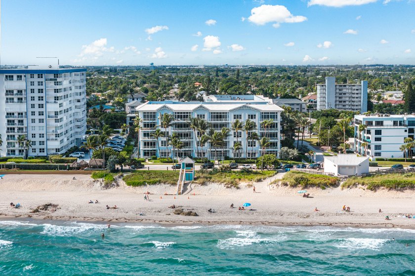 SOPHISTICATED BEACHSIDE RESIDENCE. Thoughtfully fully furnished - photo 54