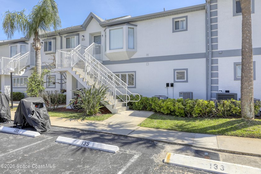 Welcome to your slice of paradise in the highly sought-after - photo 3