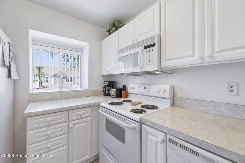 Welcome to your slice of paradise in the highly sought-after - photo 10