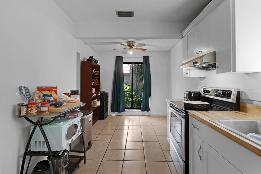Welcome to Vizcaya Gardens Villas, a hidden gem in the heart of - photo 12