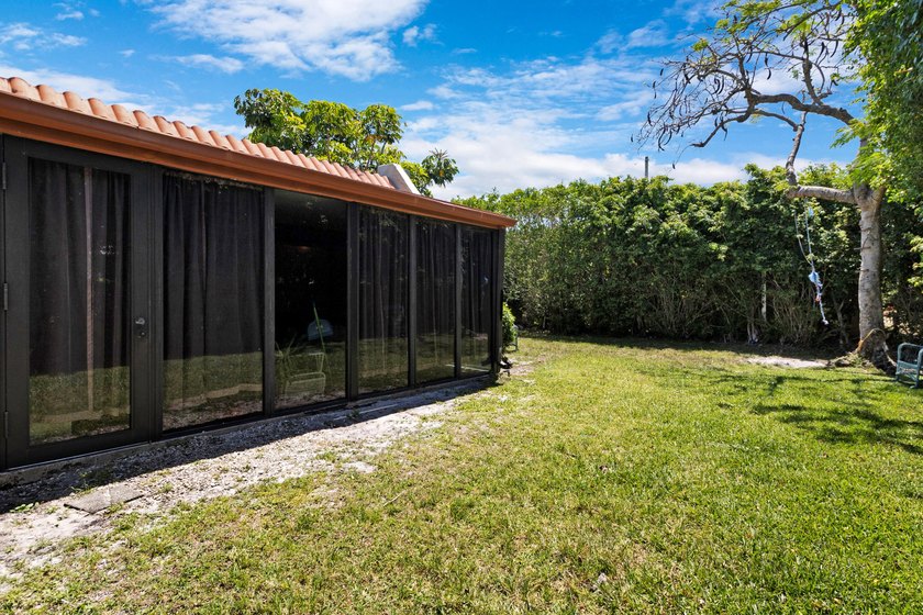 Welcome to Vizcaya Gardens Villas, a hidden gem in the heart of - photo 24
