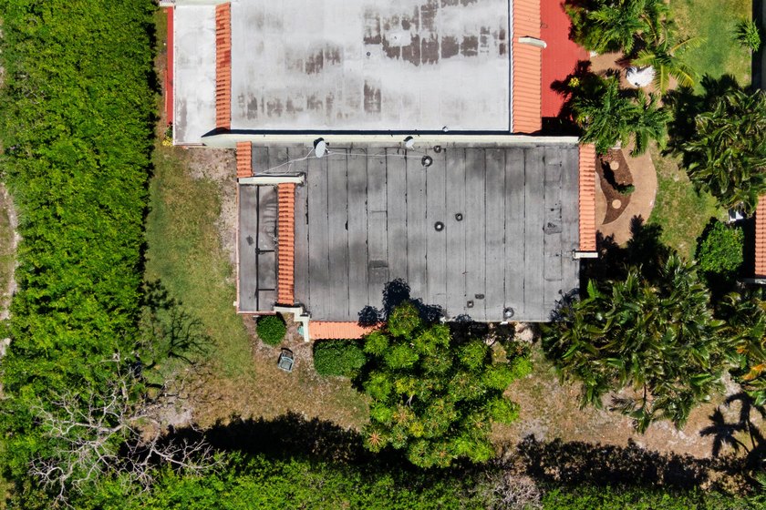Welcome to Vizcaya Gardens Villas, a hidden gem in the heart of - photo 32