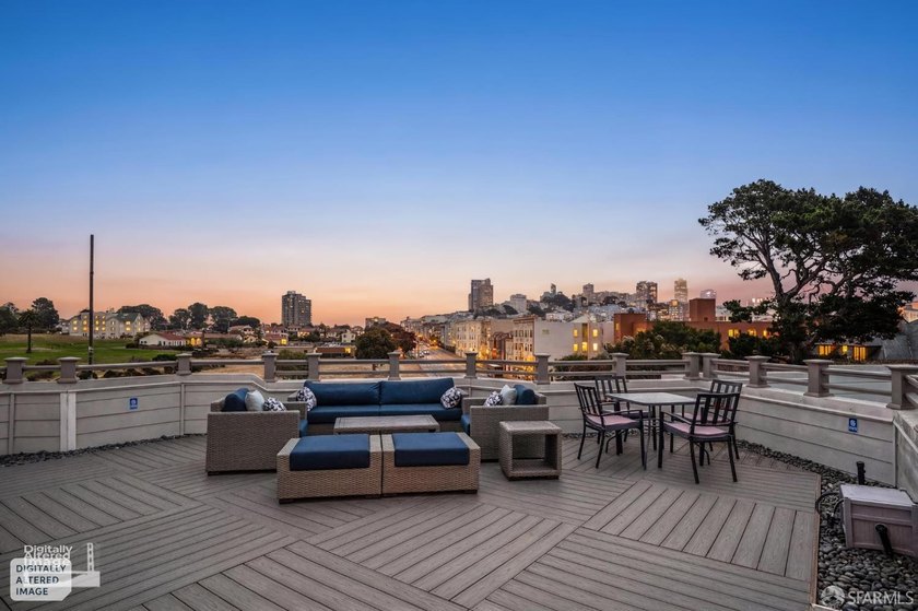 Sophisticated and modern living is offered in this Marina - photo 34
