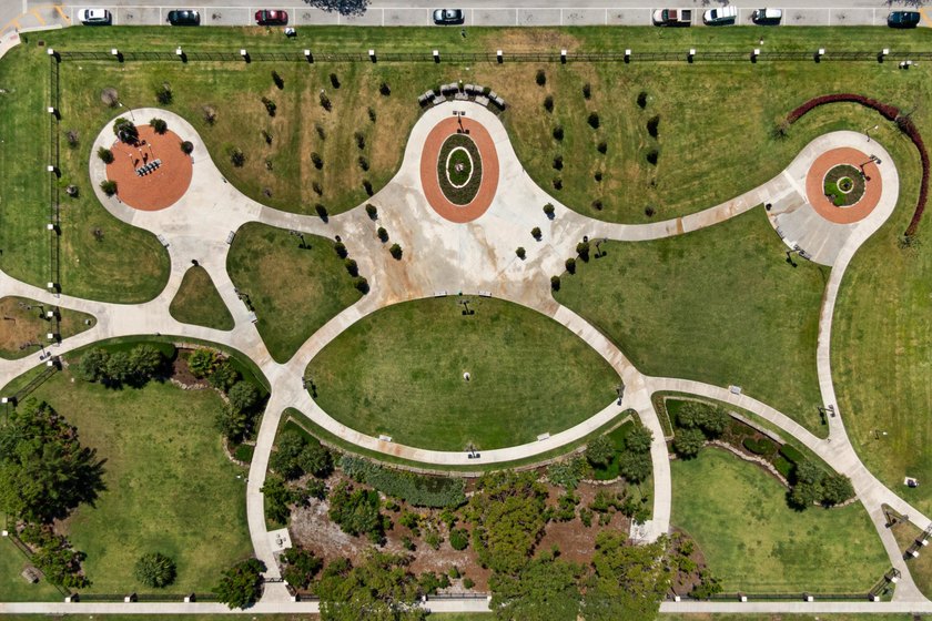 Welcome to Vizcaya Gardens Villas, a hidden gem in the heart of - photo 35