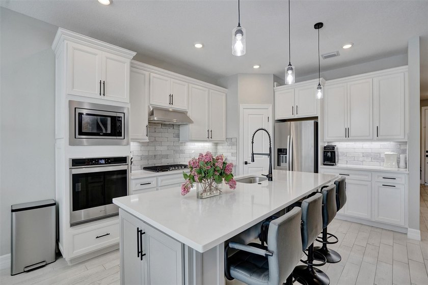 Windsong Estates almost new beauty, 5 bedrooms and 4 full baths - photo 13