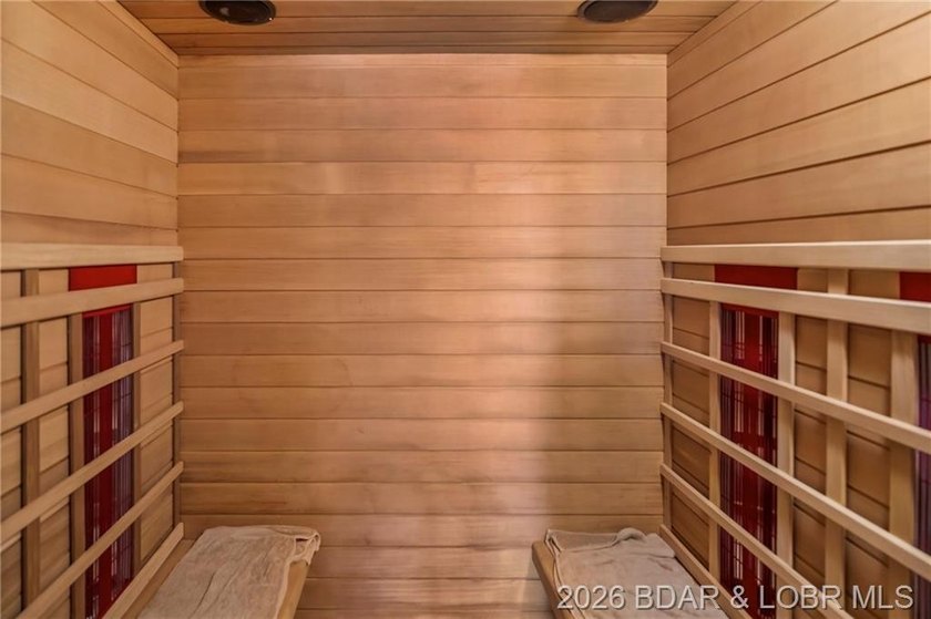 36X46 Man Cave has an office/workshop/Crafts area with a window - photo 30