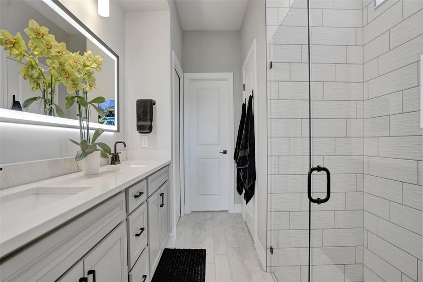Windsong Estates almost new beauty, 5 bedrooms and 4 full baths - photo 34