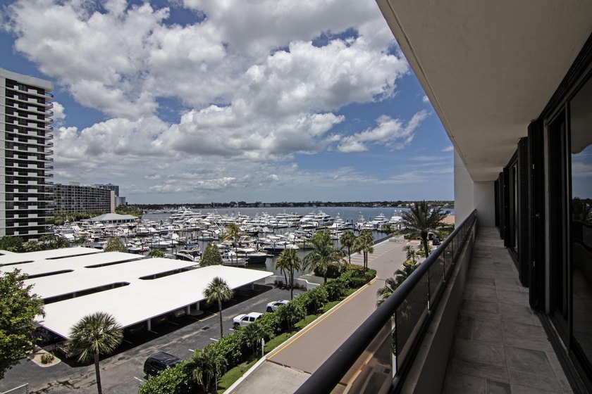 BREATHTAKING INTRACOASTAL VIEWS from the rarely available *58 - photo 22