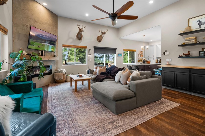 Peek-a-Boo Lake Views &amp; Modern Comfort near Flathead Lake! - photo 4
