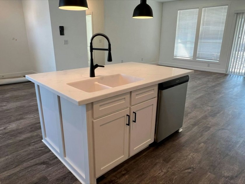 1064 Crenshaw Ave 198 - photo 8