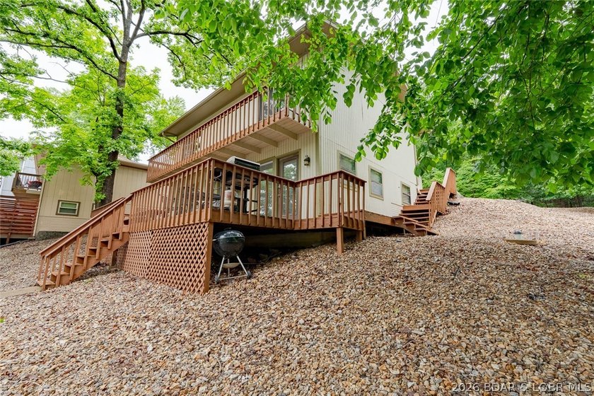 Welcome to lake living at its best! This must-see 3-bedroom - photo 29