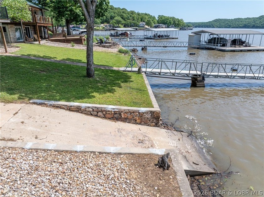 Charming Lakefront Haven at the 52 MM - A Lifetime of Memories - photo 25
