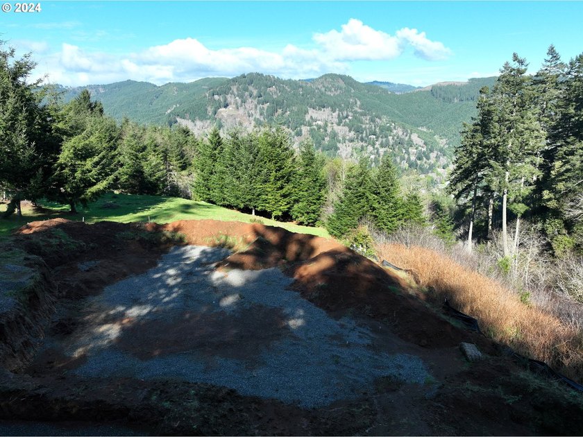INCREDIBLE COASTAL RETREAT WITH MOUNTAIN VIEWS. Build your dream - photo 2