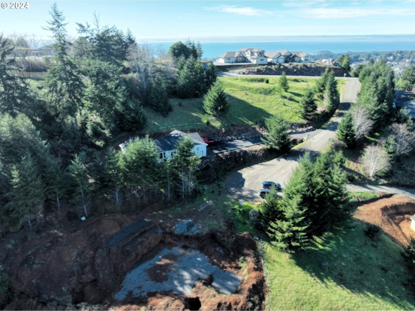 INCREDIBLE COASTAL RETREAT WITH MOUNTAIN VIEWS. Build your dream - photo 7