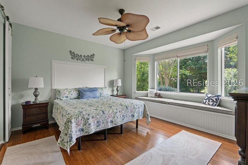 Beautiful open-concept home featuring 2 bedrooms and 2 full - photo 12