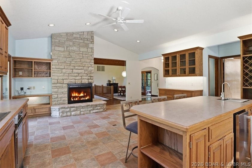 Tucked into the trees on over 8 acres at the 47MM in cove, this - photo 14