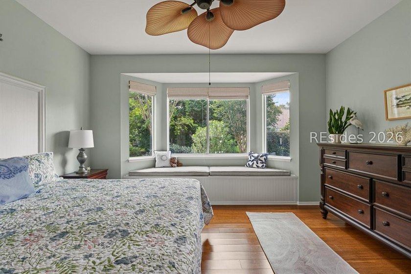 Beautiful open-concept home featuring 2 bedrooms and 2 full - photo 14
