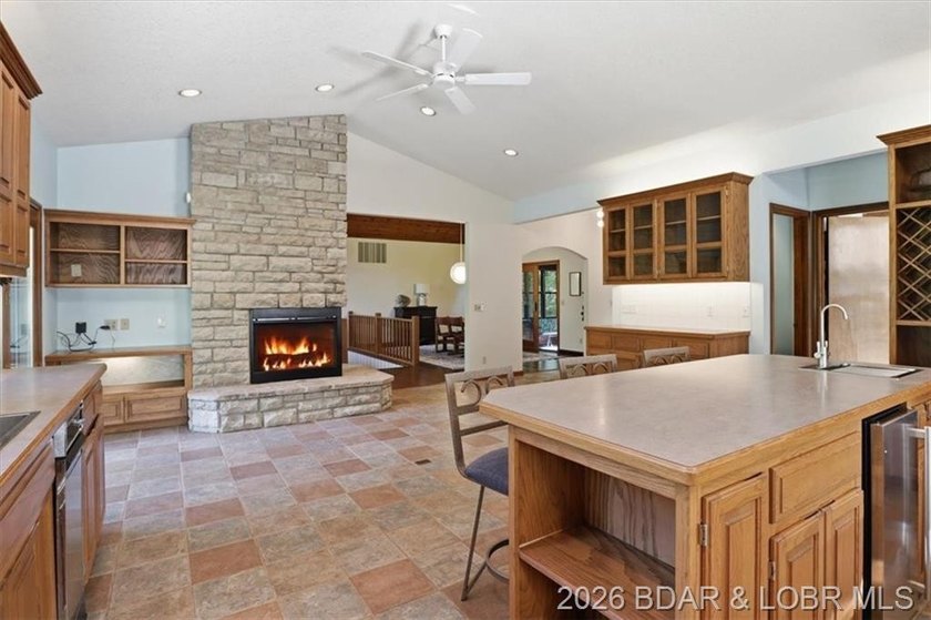 Tucked into the trees on over 8 acres at the 47MM in cove, this - photo 14