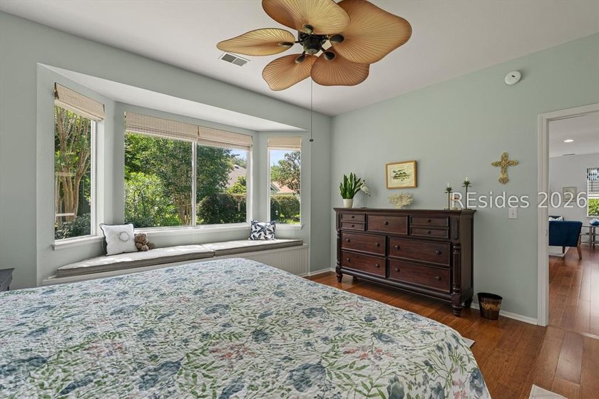 Beautiful open-concept home featuring 2 bedrooms and 2 full - photo 15