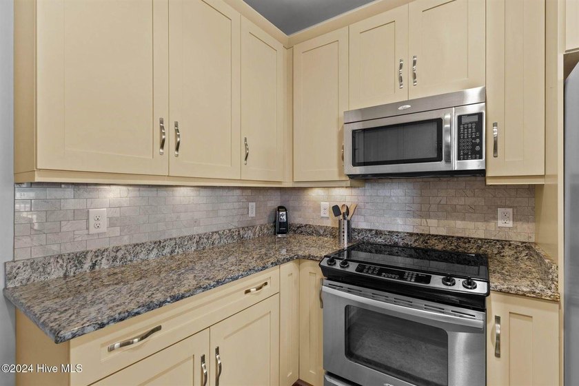 Welcome to effortless coastal living in Carolina Beach. This - photo 15