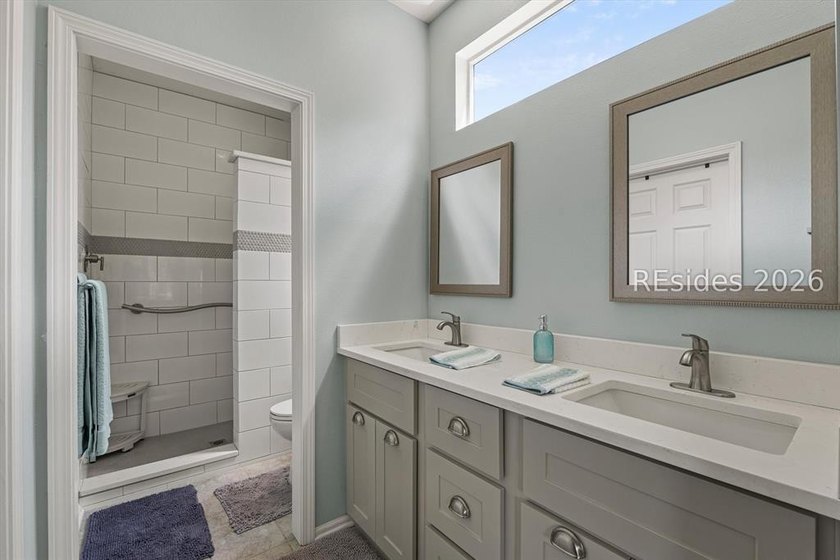 Beautiful open-concept home featuring 2 bedrooms and 2 full - photo 16