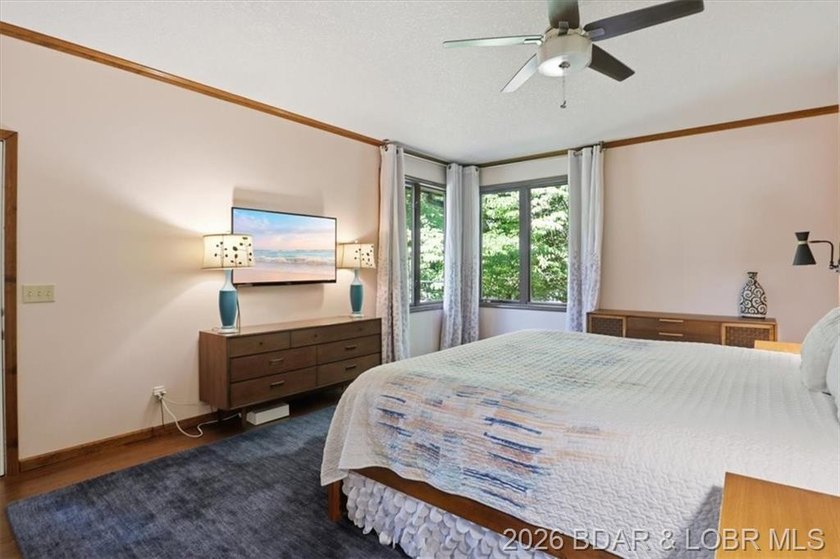 Tucked into the trees on over 8 acres at the 47MM in cove, this - photo 16