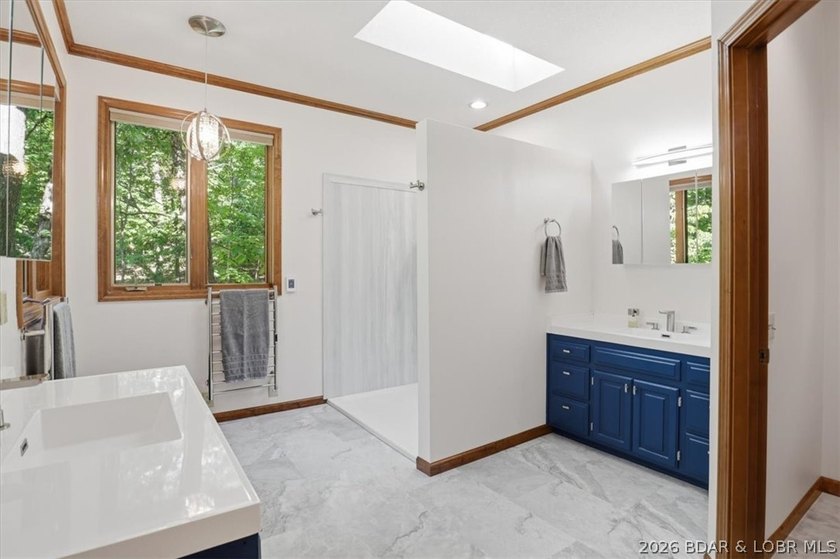 Tucked into the trees on over 8 acres at the 47MM in cove, this - photo 19