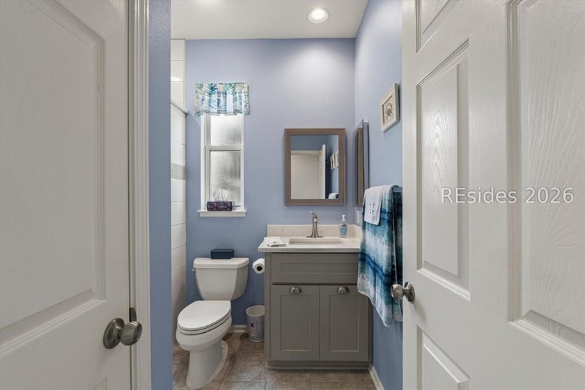 Beautiful open-concept home featuring 2 bedrooms and 2 full - photo 22