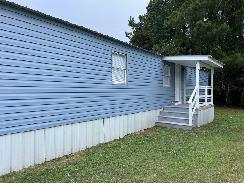 Quiet Living at it's Best! Beautifully remodeled 2Bed/ 1Bath - photo 23