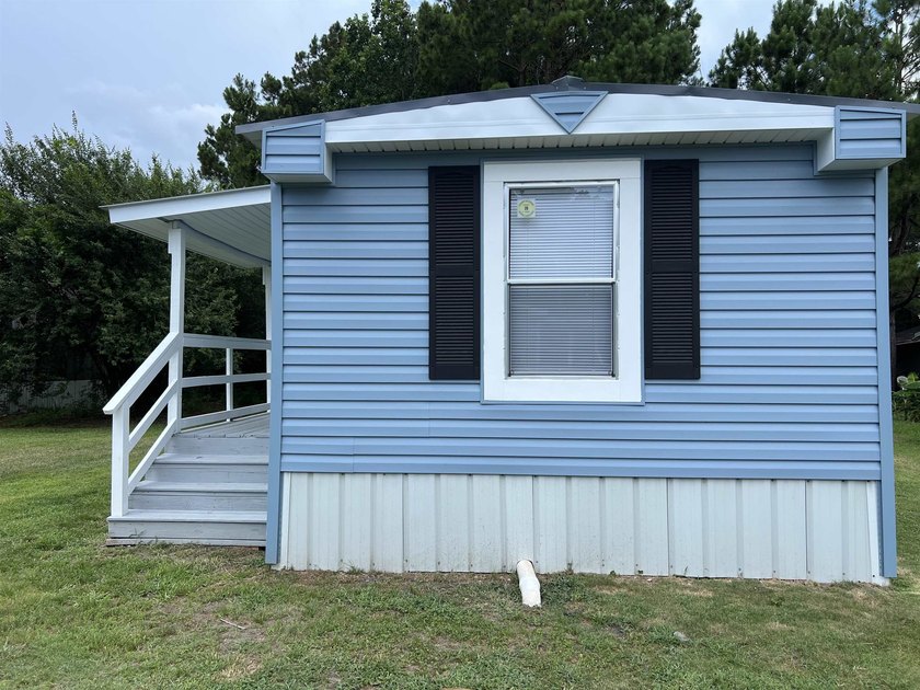Quiet Living at it's Best! Beautifully remodeled 2Bed/ 1Bath - photo 24