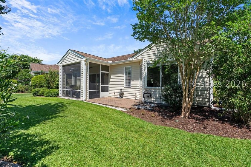 Beautiful open-concept home featuring 2 bedrooms and 2 full - photo 29
